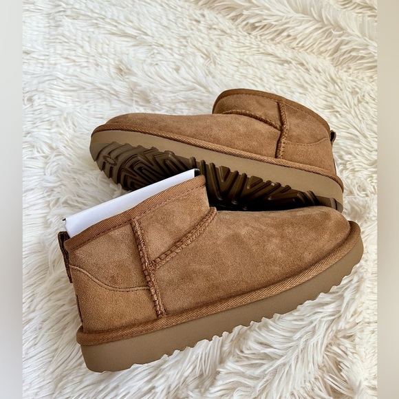 UGG Other - UGG Kids NWT Classic Ultra Mini Chestnut Boots Size 13 Suede Shearling
